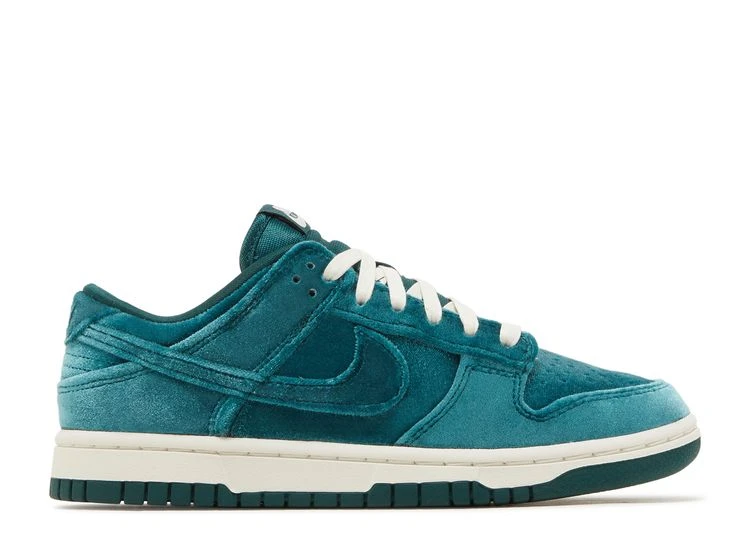Nike Wmns Dunk Low 'Green Velvet' 3 Nike Wmns Dunk Low 'Green Velvet'