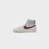 Nike Blazer Mid ‘77 VNTG (White/Dark Beetroot-Grey Fog)