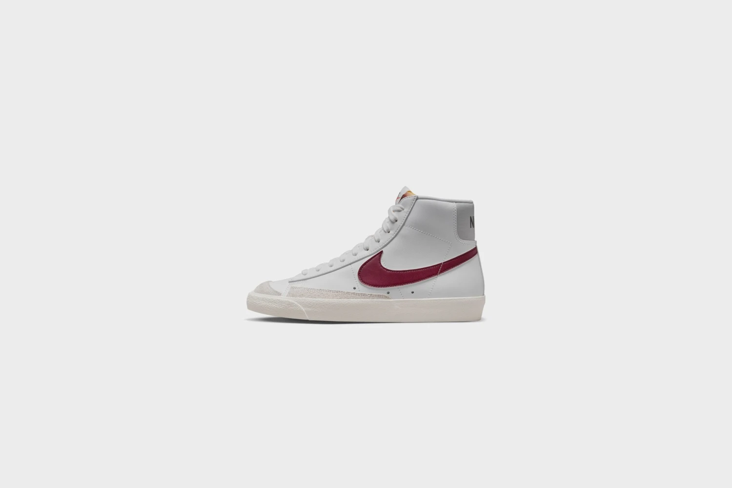 Nike Blazer Mid ‘77 VNTG (White/Dark Beetroot-Grey Fog) 3 Nike Blazer Mid ‘77 VNTG (White/Dark Beetroot-Grey Fog)