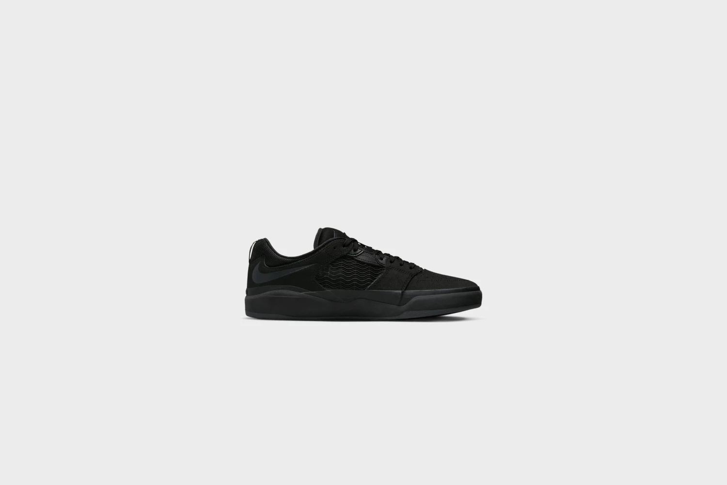 Nike SB Ishod PRM L (Black/Black-Black-Black) 5 Nike SB Ishod PRM L (Black/Black-Black-Black) - Image 3