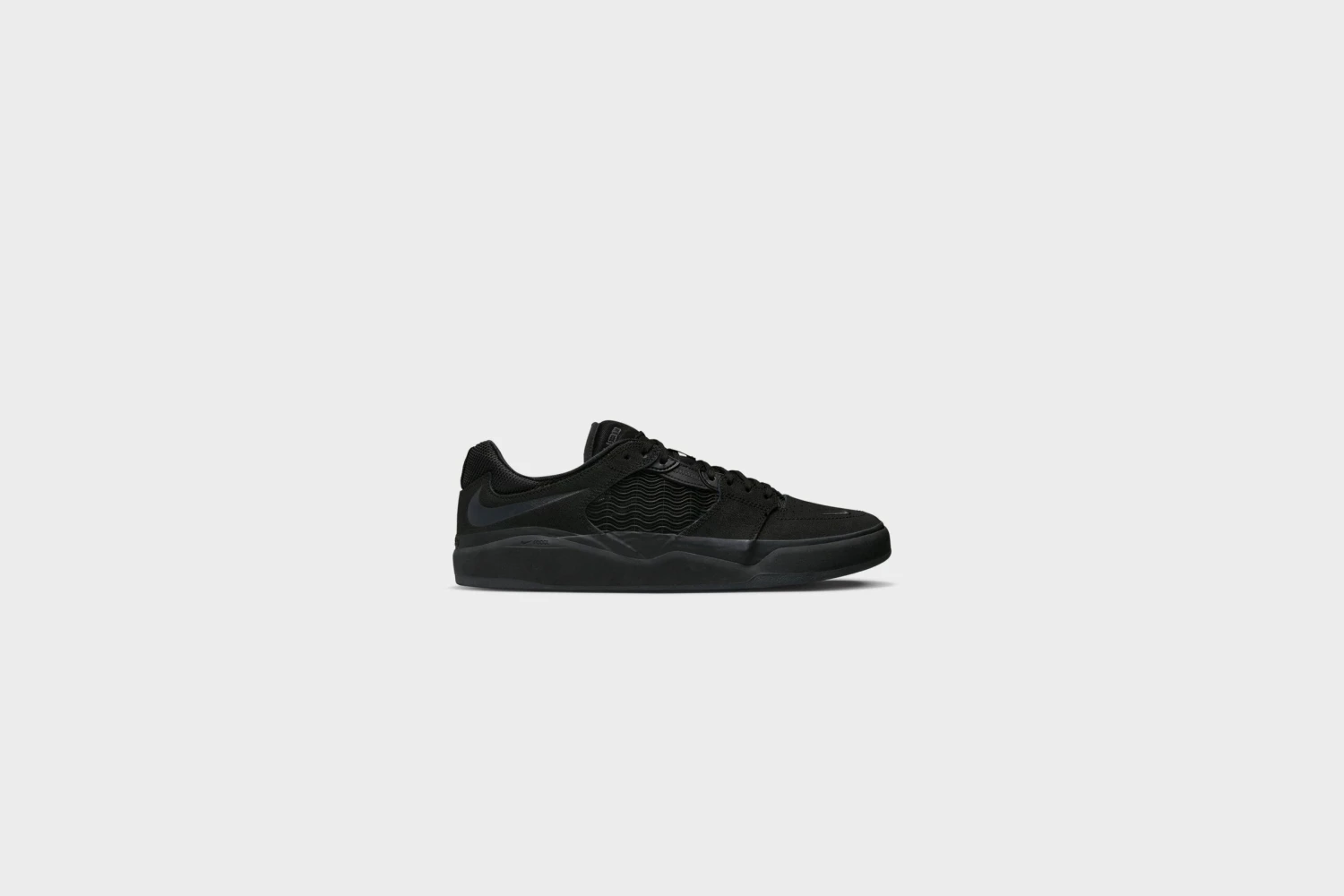 Nike SB Ishod PRM L (Black/Black-Black-Black) 6 Nike SB Ishod PRM L (Black/Black-Black-Black) - Image 4
