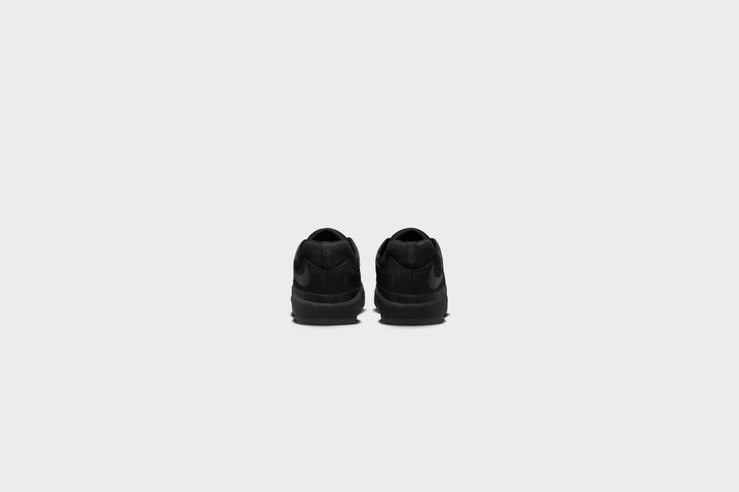 Nike SB Ishod PRM L (Black/Black-Black-Black) 8 Nike SB Ishod PRM L (Black/Black-Black-Black) - Image 6