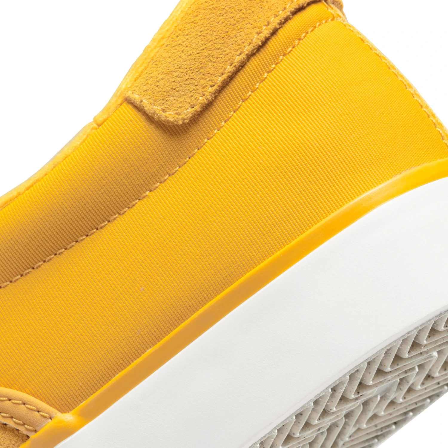 Nike SB Zoom Verona Slip PRM (Dark Sulfur/Habanero Red-Sail) 13 Nike SB Zoom Verona Slip PRM (Dark Sulfur/Habanero Red-Sail) - Image 11