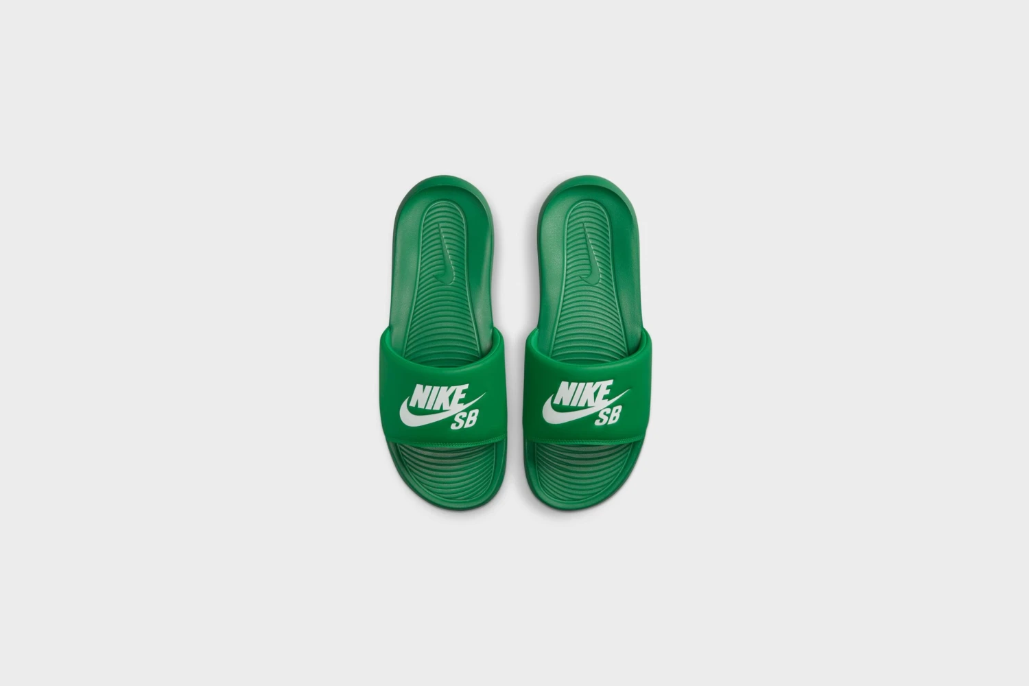 Nike Victori One Slide SB (Lucky Green/White) 4 Nike Victori One Slide SB (Lucky Green/White) - Image 2