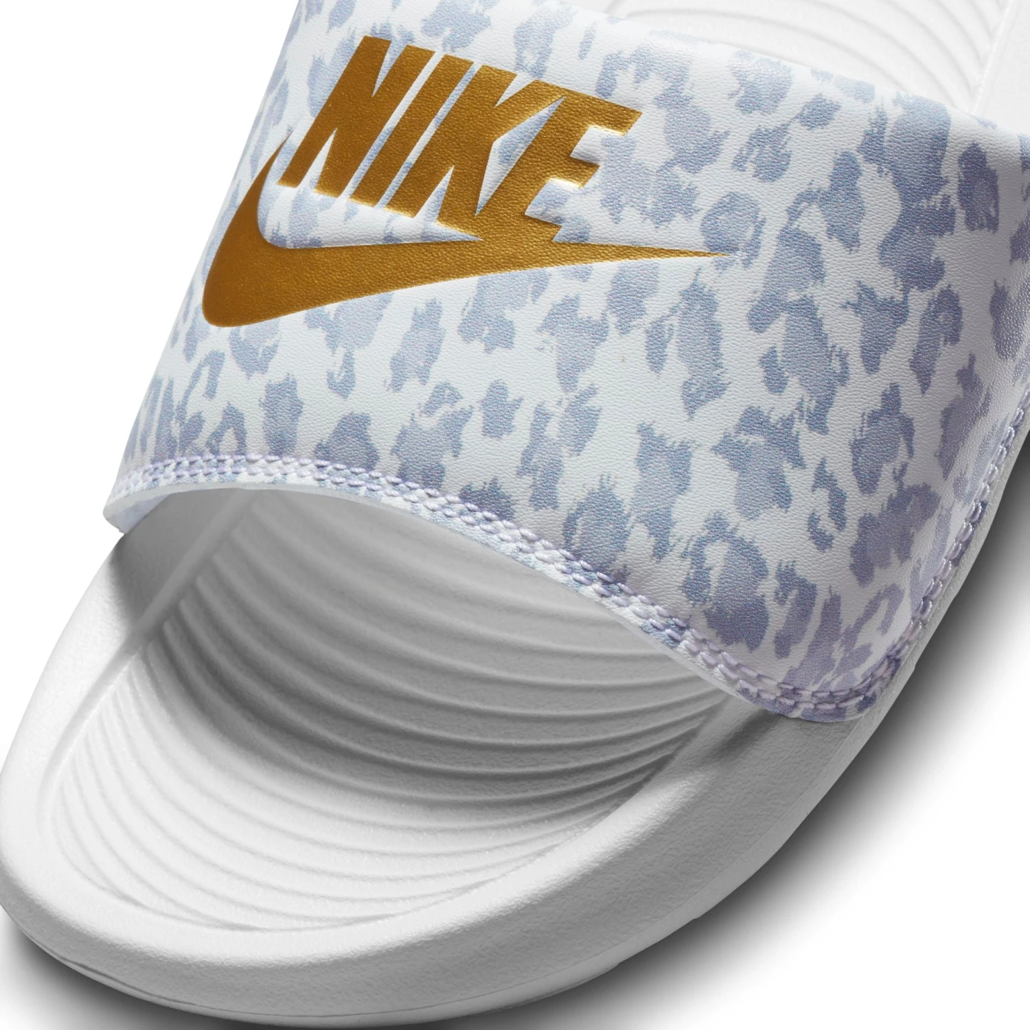 WMNS Nike Victori One Slide Print (White/Metallic Gold-Wolf Grey) 9 WMNS Nike Victori One Slide Print (White/Metallic Gold-Wolf Grey) - Image 7