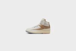 WMNS Air Jordan 2 Retro (Sail/Desert-Sunset Haze-Muslin)