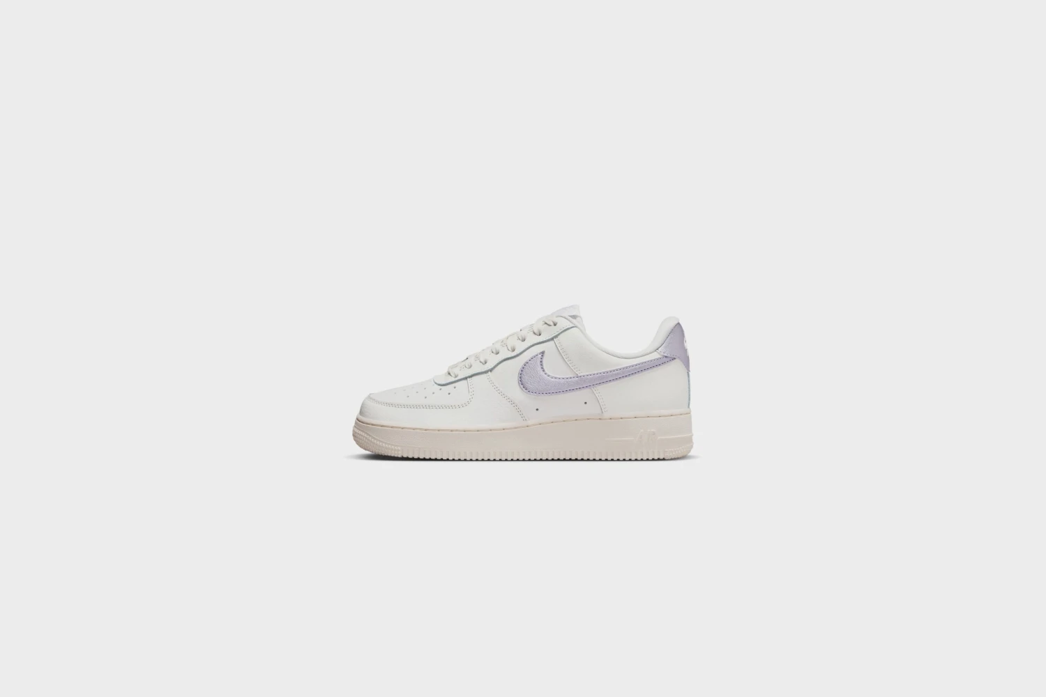 WMNS Nike Air Force 1 ’07 ESS (Sail/Oxygen Purple) 3 WMNS Nike Air Force 1 ’07 ESS (Sail/Oxygen Purple)