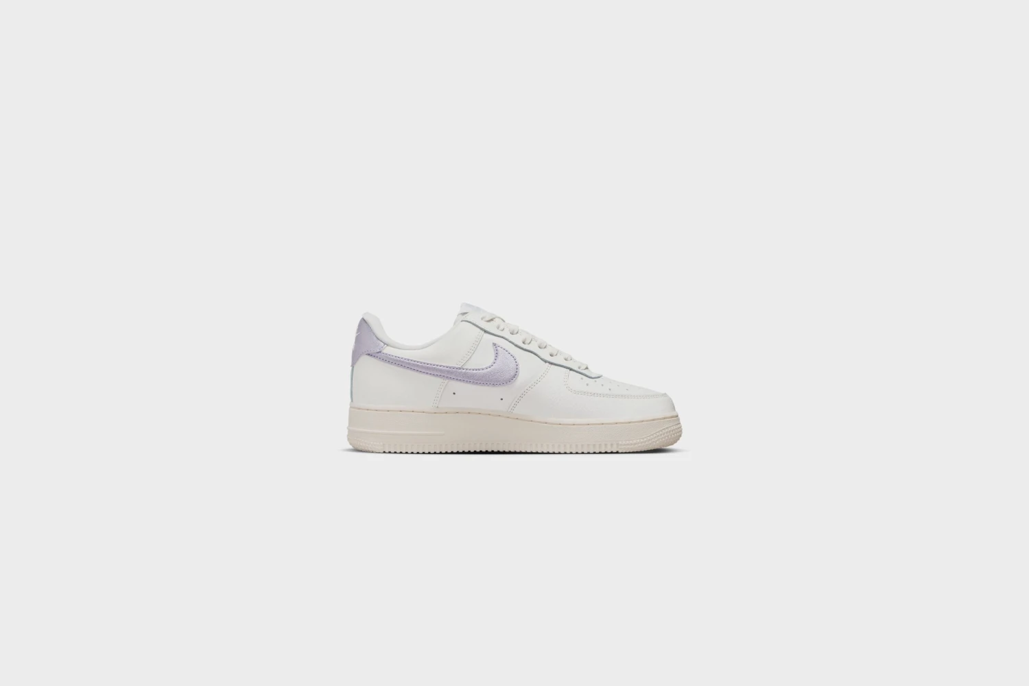 WMNS Nike Air Force 1 ’07 ESS (Sail/Oxygen Purple) 5 WMNS Nike Air Force 1 ’07 ESS (Sail/Oxygen Purple) - Image 3