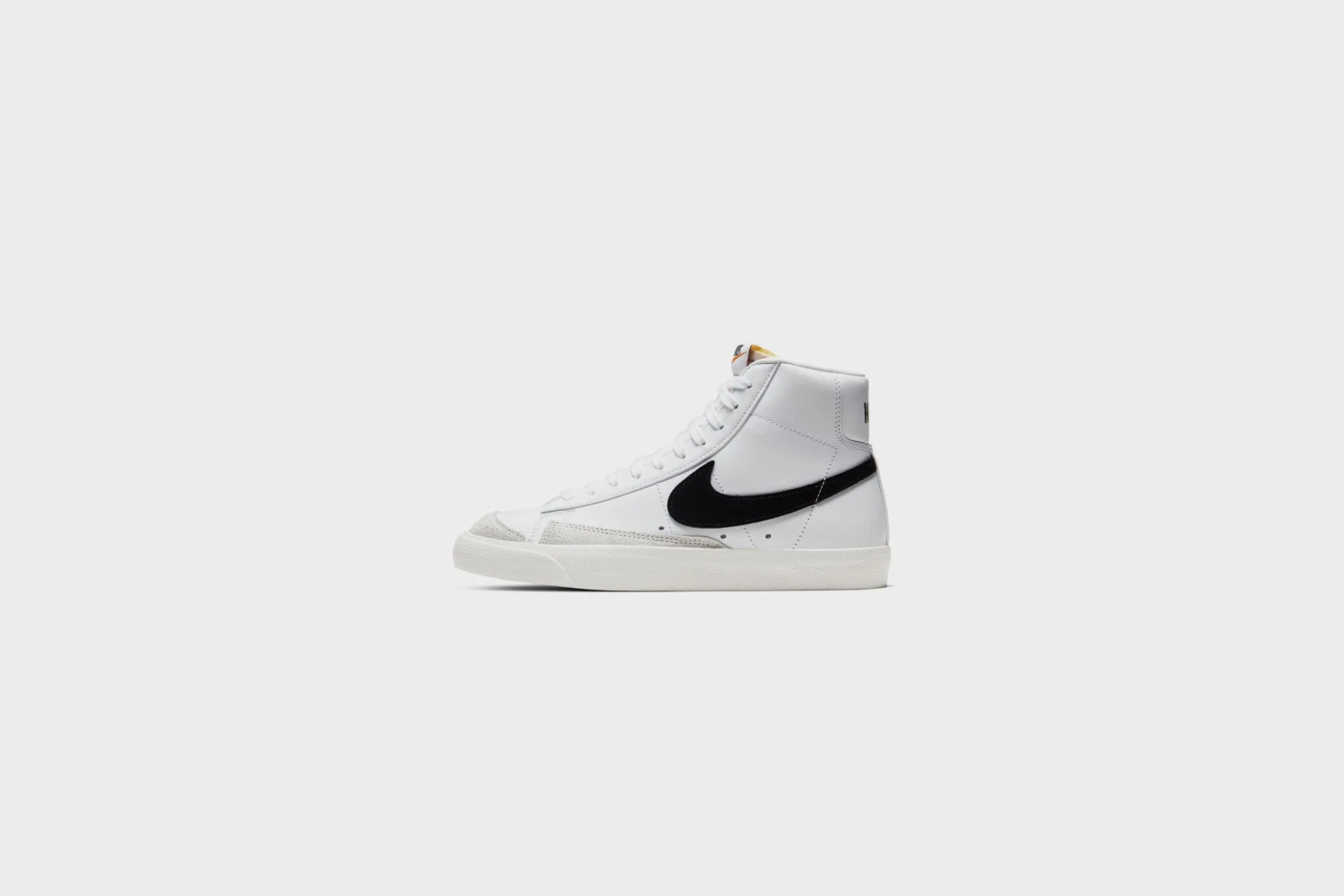 WMNS Nike Blazer Mid ‘77 (White/Black-Sail) 3 WMNS Nike Blazer Mid ‘77 (White/Black-Sail)