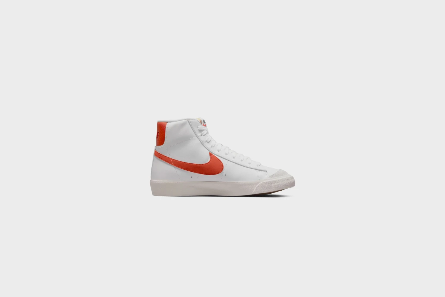 WMNS Nike Blazer Mid '77 (White/Mantra Orange-Sail) 5 WMNS Nike Blazer Mid '77 (White/Mantra Orange-Sail) - Image 3
