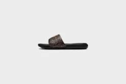 WMNS Nike Victori One Slide Print (Archaeo Brown/Metallic Gold)