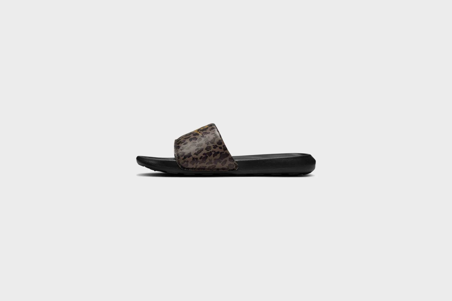 WMNS Nike Victori One Slide Print (Archaeo Brown/Metallic Gold) 5 WMNS Nike Victori One Slide Print (Archaeo Brown/Metallic Gold) - Image 3